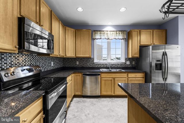 1207 STALLION ST, Ranson, WV 25438