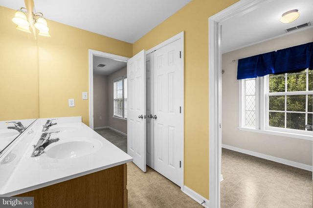 1207 STALLION ST, Ranson, WV 25438
