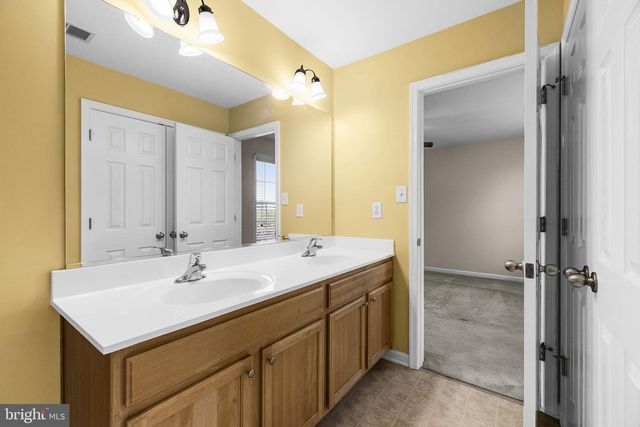 1207 STALLION ST, Ranson, WV 25438