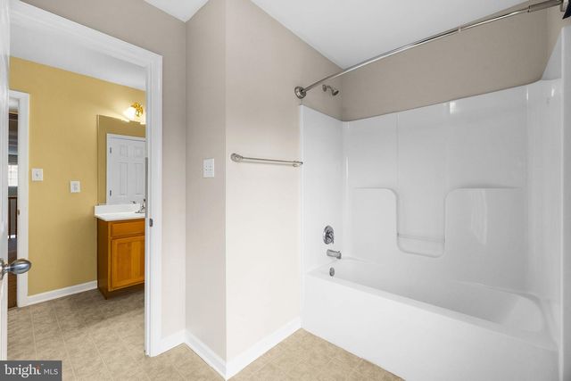 1207 STALLION ST, Ranson, WV 25438