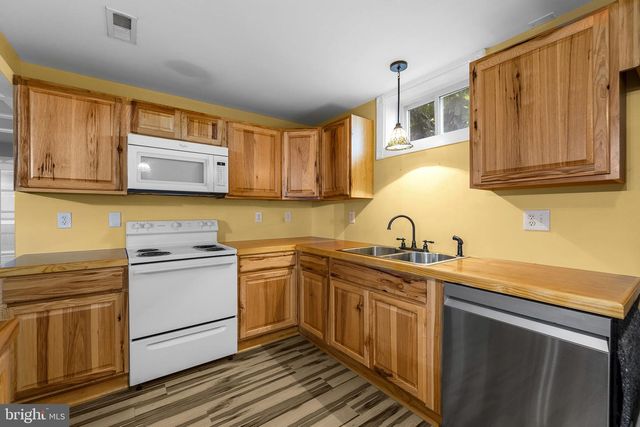 1207 STALLION ST, Ranson, WV 25438