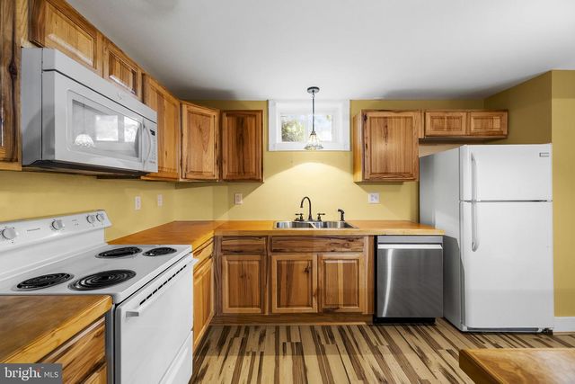 1207 STALLION ST, Ranson, WV 25438