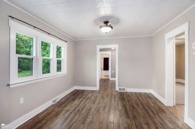 187 S Saginaw Street, Montrose, MI 48457