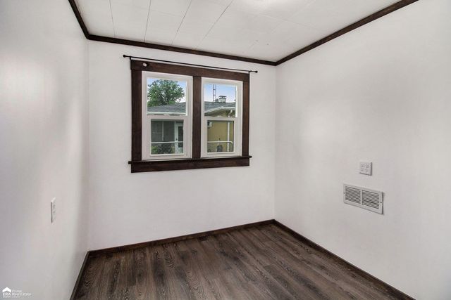 187 S Saginaw Street, Montrose, MI 48457