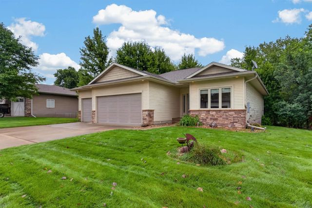 4022 Wedgewood Drive, Cedar Falls, IA 50613