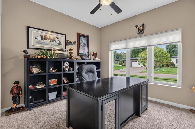 4022 Wedgewood Drive, Cedar Falls, IA 50613