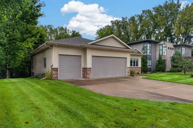 4022 Wedgewood Drive, Cedar Falls, IA 50613
