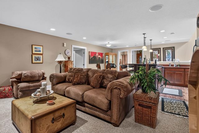 4022 Wedgewood Drive, Cedar Falls, IA 50613