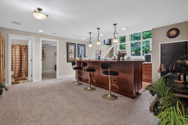 4022 Wedgewood Drive, Cedar Falls, IA 50613