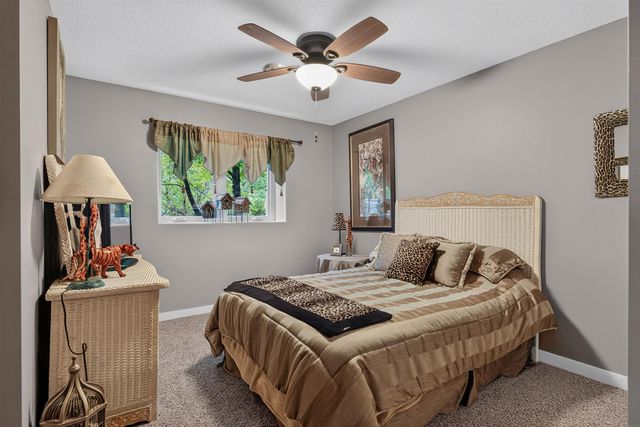 4022 Wedgewood Drive, Cedar Falls, IA 50613