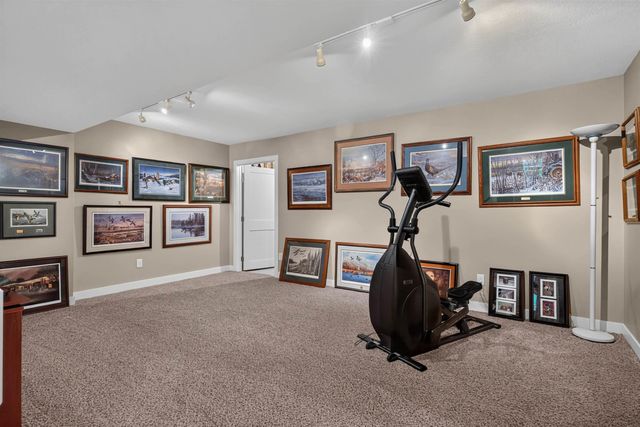 4022 Wedgewood Drive, Cedar Falls, IA 50613