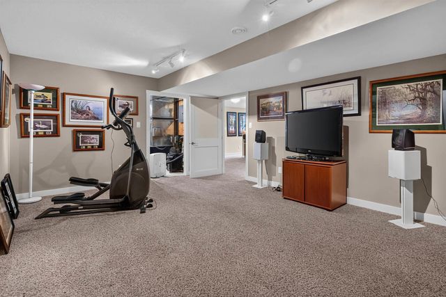 4022 Wedgewood Drive, Cedar Falls, IA 50613