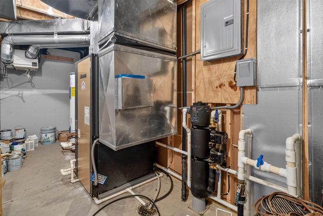 4022 Wedgewood Drive, Cedar Falls, IA 50613