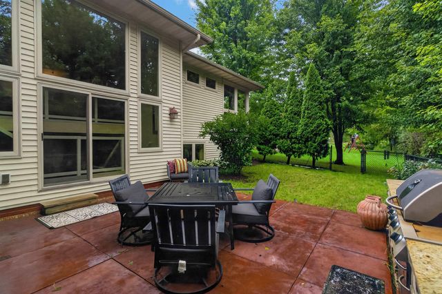 4022 Wedgewood Drive, Cedar Falls, IA 50613