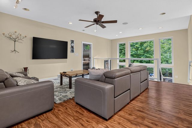 4022 Wedgewood Drive, Cedar Falls, IA 50613