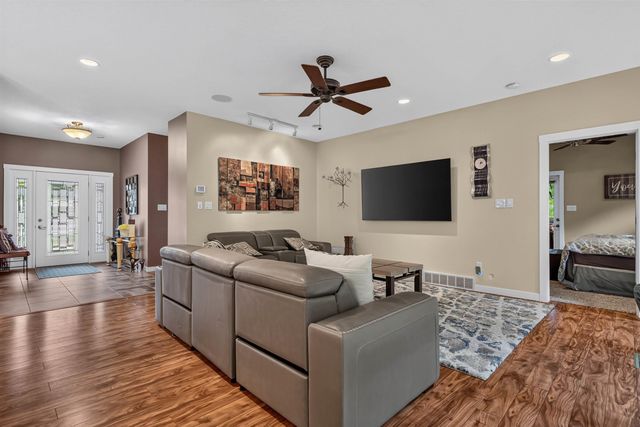 4022 Wedgewood Drive, Cedar Falls, IA 50613