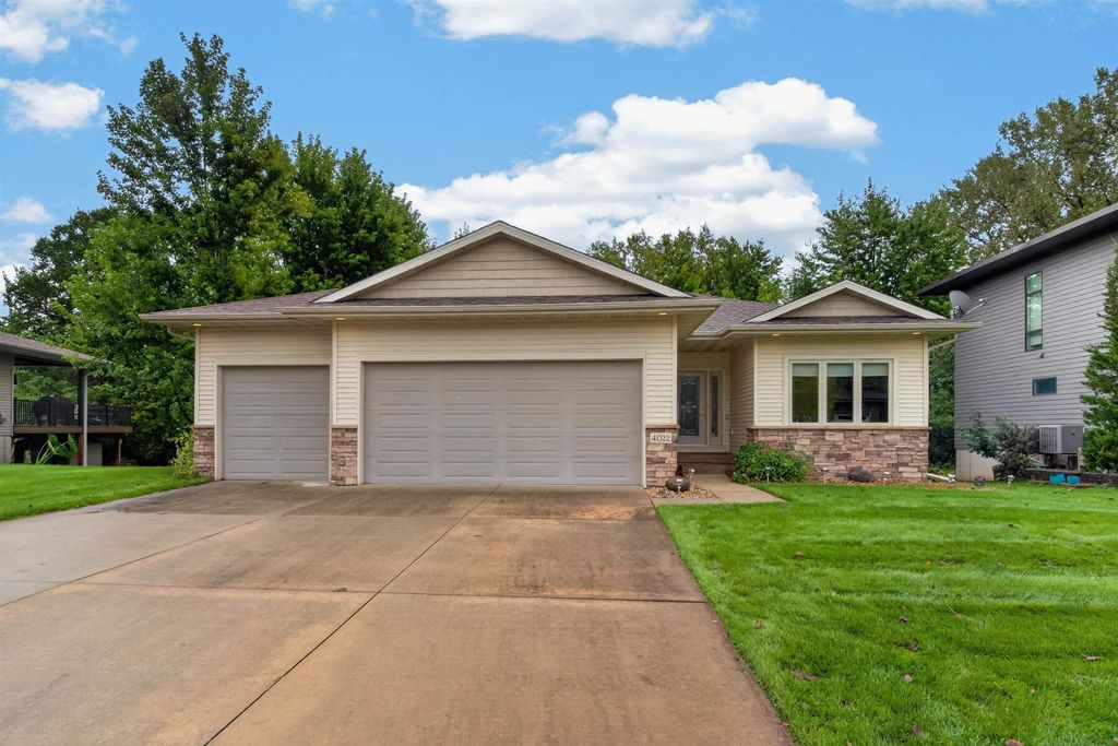 4022 Wedgewood Drive, Cedar Falls, IA 50613