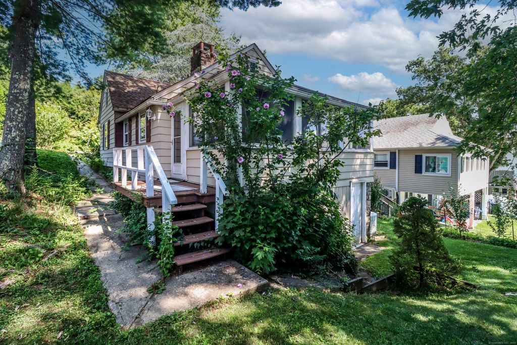 17 North Beach Drive, New Fairfield, CT 06812