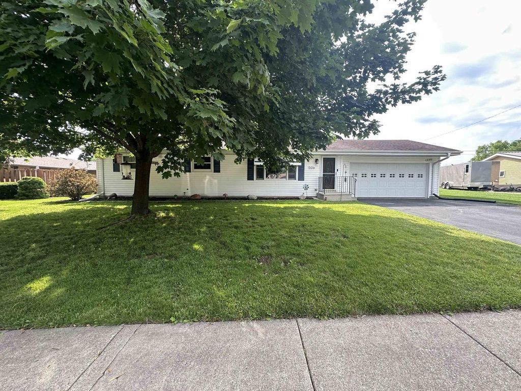 506 E FOREST STREET, Black Creek, WI 54106
