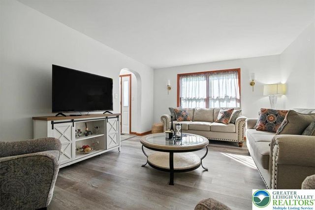 190 Sandlewood Drive, Stroud Twp, PA 18301