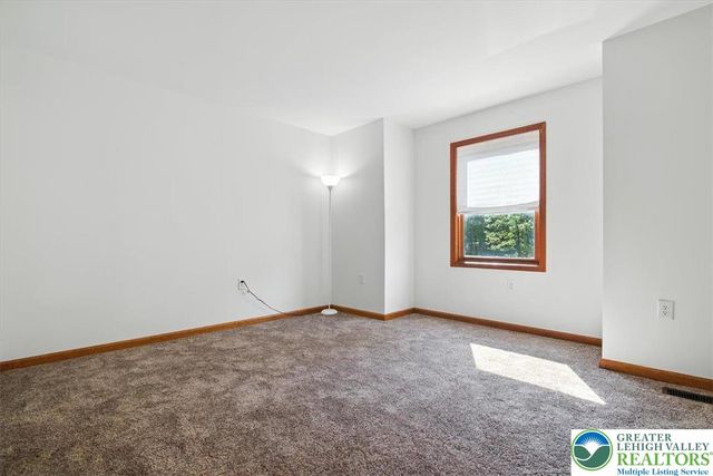 190 Sandlewood Drive, Stroud Twp, PA 18301
