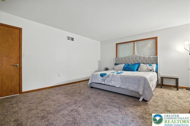 190 Sandlewood Drive, Stroud Twp, PA 18301