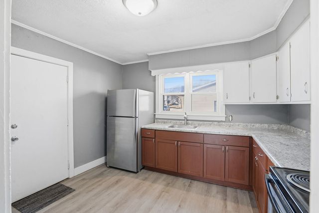 2626 Brady Street, Davenport, IA 52803