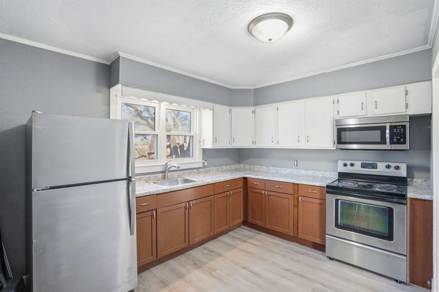 2626 Brady Street, Davenport, IA 52803