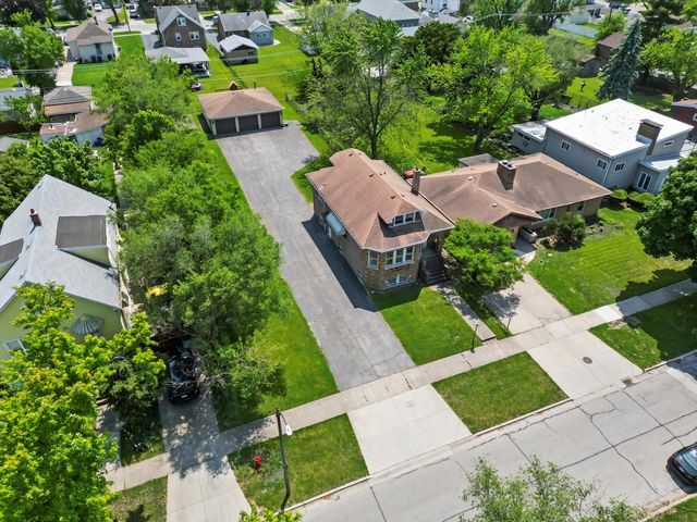 7857 45th Place, Lyons, IL 60534