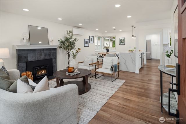 6439 Marshall Avenue SW, Seattle, WA 98136