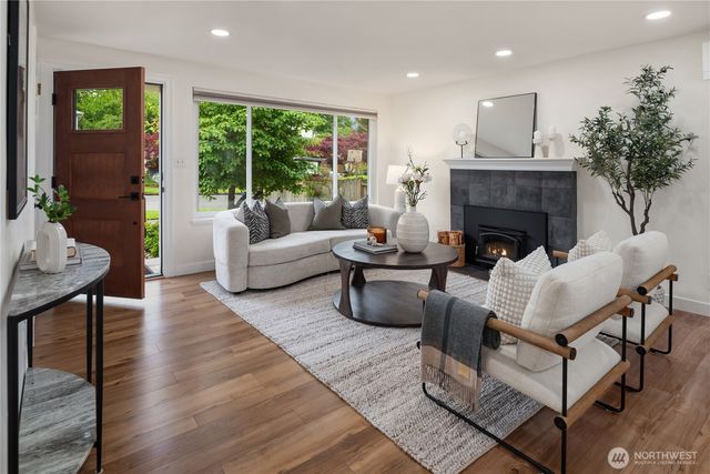 6439 Marshall Avenue SW, Seattle, WA 98136