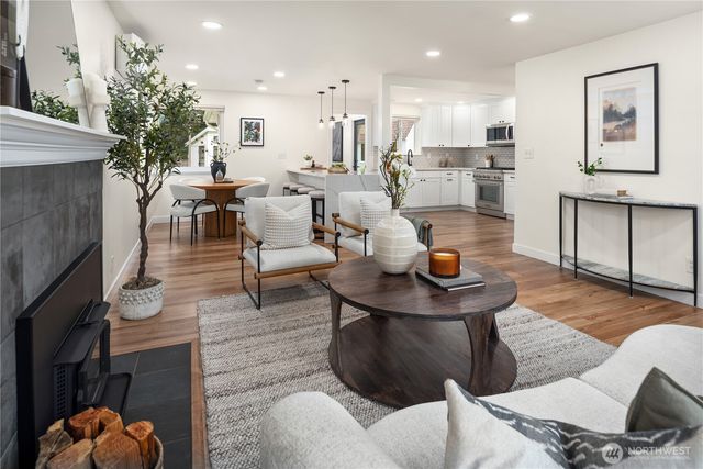 6439 Marshall Avenue SW, Seattle, WA 98136