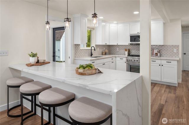 6439 Marshall Avenue SW, Seattle, WA 98136