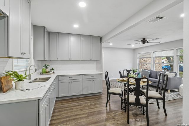 623 Weizmann St, San Antonio, TX 78213