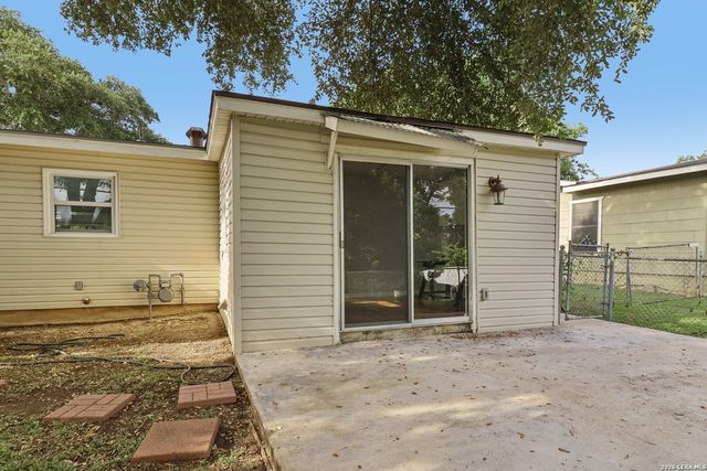 623 Weizmann St, San Antonio, TX 78213