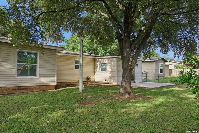 623 Weizmann St, San Antonio, TX 78213