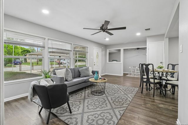 623 Weizmann St, San Antonio, TX 78213