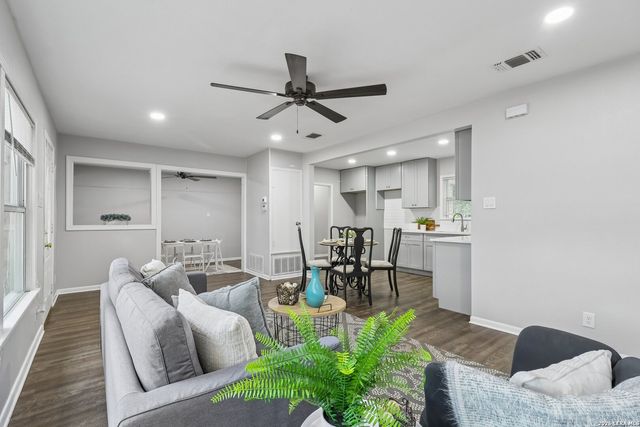 623 Weizmann St, San Antonio, TX 78213