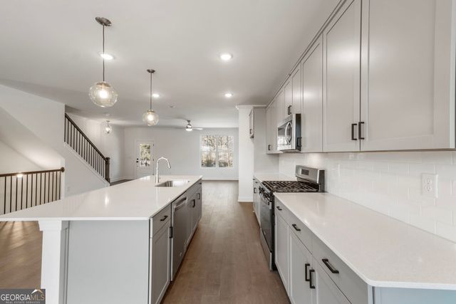 634 Oakleaf Grove Lane, Sugar Hill, GA 30518