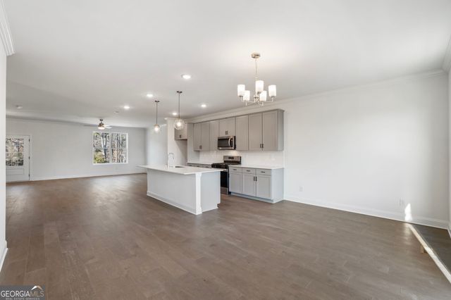 634 Oakleaf Grove Lane, Sugar Hill, GA 30518