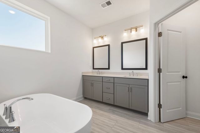 634 Oakleaf Grove Lane, Sugar Hill, GA 30518