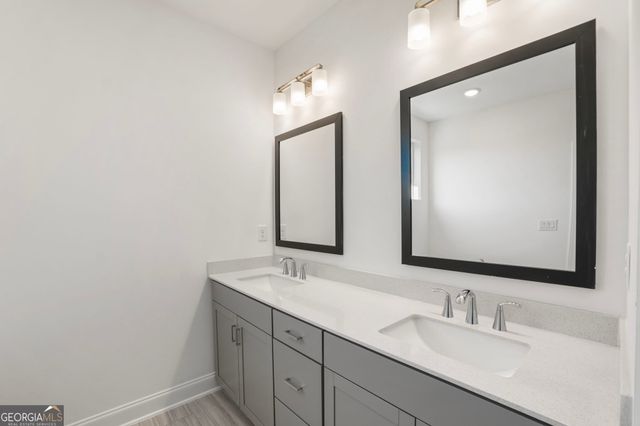 634 Oakleaf Grove Lane, Sugar Hill, GA 30518