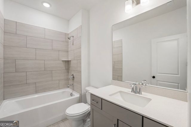 634 Oakleaf Grove Lane, Sugar Hill, GA 30518