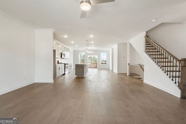 634 Oakleaf Grove Lane, Sugar Hill, GA 30518