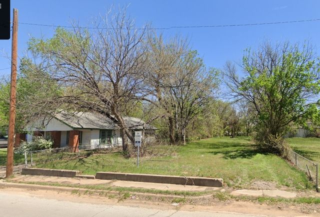 513 S Sylvania Avenue, Fort Worth, TX 76111