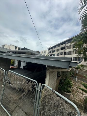 2742 Kaaha Street, Honolulu, HI 96826