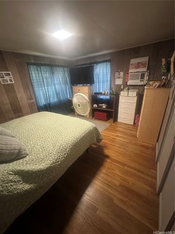 2742 Kaaha Street, Honolulu, HI 96826
