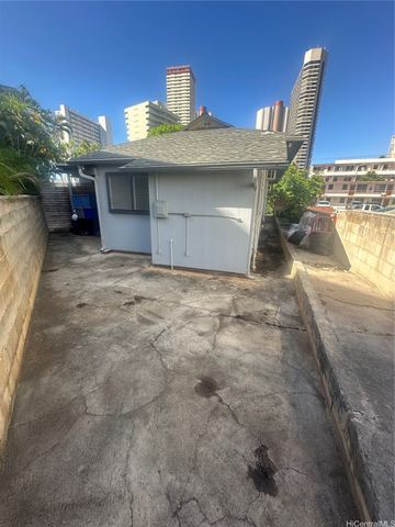 2742 Kaaha Street, Honolulu, HI 96826