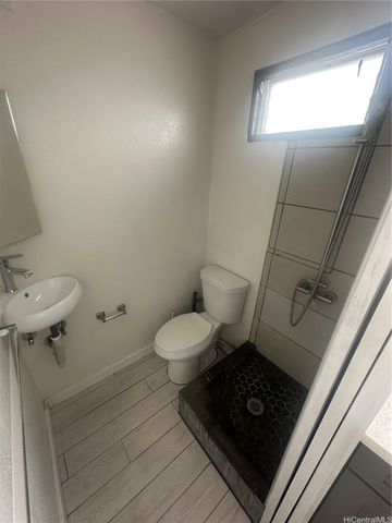 2742 Kaaha Street, Honolulu, HI 96826