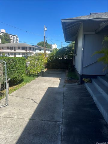 2742 Kaaha Street, Honolulu, HI 96826